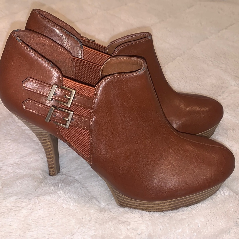 Kenneth Cole Booties